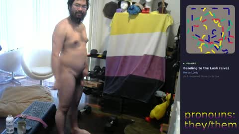 Snapshot of sunshinestreak chatting on June 3, 5:51 pm im not actually a man my pronouns are theythem online show from June 3, 5:51 pm