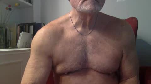 suntrdr077 online show from December 21, 8:38 pm