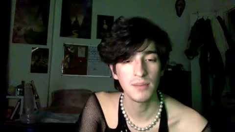 Snapshot of super_bttm chatting on December 16, 12:04 am super_bttm online show from December 16, 12:04 am