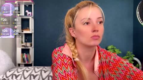 Snapshot of super_peach_stream chatting on September 19, 12:17 pm ANNApvt open full info in bio online show from September 19, 12:17 pm