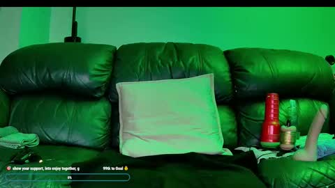 Snapshot of superduty5speed chatting on November 1, 3:52 am Thomas online show from November 1, 3:52 am