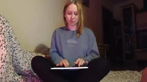 Annie online show from May 13, 6:27 pm