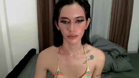 Snapshot of superhotbabe1 chatting on February 16, 7:27 pm Erica Help me to reach my goal Superhotbabe1 online show from February 16, 7:27 pm