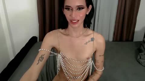 Snapshot of superhotbabe1 chatting on February 16, 10:32 pm Erica Help me to reach my goal Superhotbabe1 online show from February 16, 10:32 pm