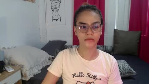 Snapshot of superhotvaleria chatting on September 29, 5:01 am Im val online show from September 29, 5:01 am