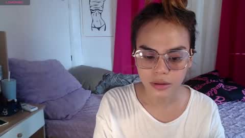 Snapshot of superhotvaleria chatting on November 13, 5:17 am Im val online show from November 13, 5:17 am