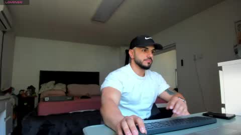 supermanboyxxl online show from April 24, 5:43 am