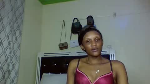 Snapshot of supersexxy_chyna chatting on June 4, 6:36 pm supersexxy_chyna online show from June 4, 6:36 pm