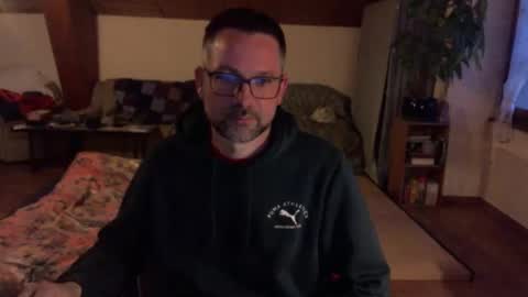 supersquirrel81 online show from April 6, 4:46 am