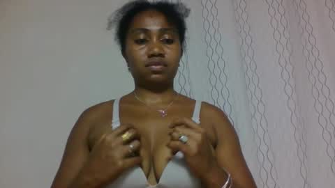 surbelle online show from April 18, 7:58 pm