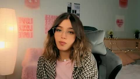 Sara online show from April 18, 1:15 pm
