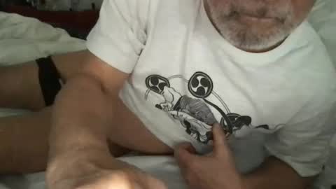 Snapshot of surfer818 chatting on February 19, 12:55 pm surfer818 online show from February 19, 12:55 pm