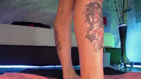    online show from December 18, 10:46 pm