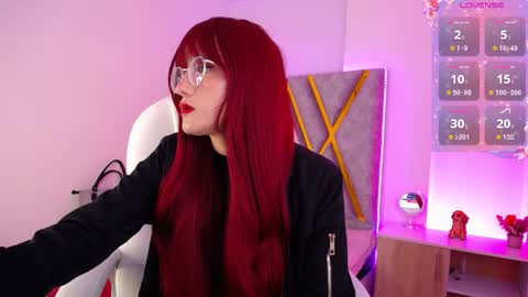 Snapshot of susan_hottye_ chatting on December 4, 11:08 am Susan online show from December 4, 11:08 am