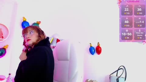 Snapshot of susan_hottye_ chatting on December 26, 11:32 am Susan online show from December 26, 11:32 am