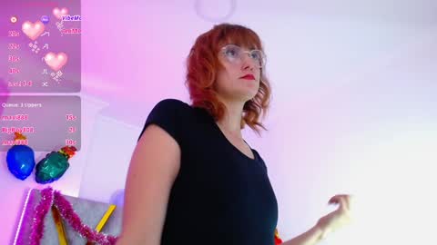 Snapshot of susan_hottye_ chatting on December 26, 6:33 pm Susan online show from December 26, 6:33 pm