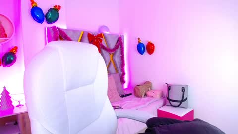 Snapshot of susan_hottye_ chatting on December 29, 11:40 am Susan online show from December 29, 11:40 am