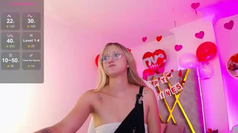 Snapshot of susan_hottye_ chatting on February 13, 11:39 am Susan online show from February 13, 11:39 am