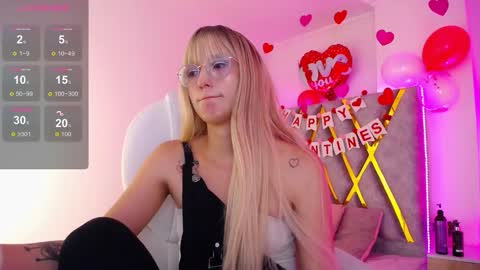 Snapshot of susan_hottye_ chatting on February 13, 2:42 pm Susan online show from February 13, 2:42 pm