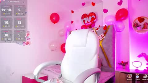 Snapshot of susan_hottye_ chatting on February 16, 10:21 am Susan online show from February 16, 10:21 am