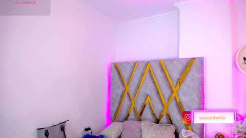 Snapshot of susan_hottye_ chatting on October 15, 10:04 am Susan online show from October 15, 10:04 am