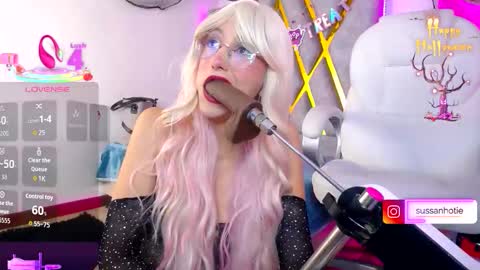 Snapshot of susan_hottye_ chatting on October 24, 10:11 am Susan online show from October 24, 10:11 am