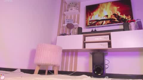 Snapshot of susan_jones_tcw chatting on September 16, 12:33 am online show from September 16, 12:33 am