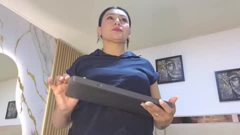 Susan online show from October 9, 12:03 pm