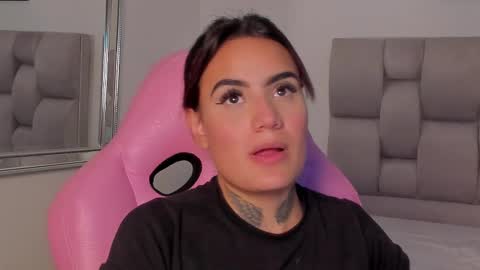 Susan online show from September 9, 8:30 pm