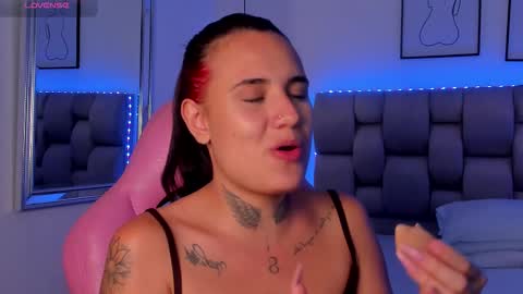 Susan online show from November 25, 8:31 pm