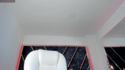 susanahenao online show from April 1, 5:21 pm