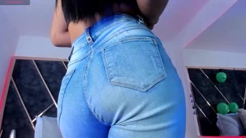 susanahenao online show from April 6, 6:31 pm