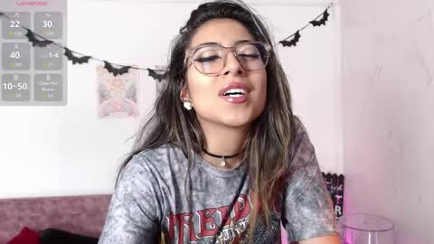 Susana hendrix    online show from October 29, 6:31 pm