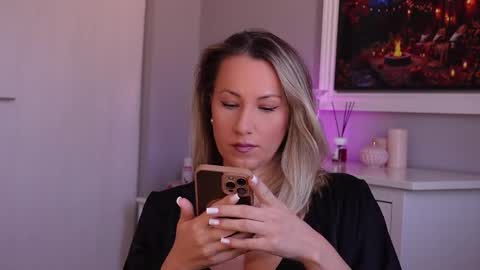 Snapshot of susanjewel chatting on October 25, 8:11 am SusanJewel online show from October 25, 8:11 am