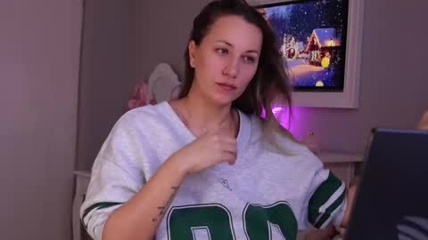 SusanJewel online show from December 4, 7:39 am