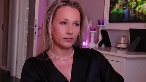 SusanJewel online show from June 27, 9:58 am