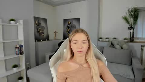 Susan online show from September 28, 2:39 am