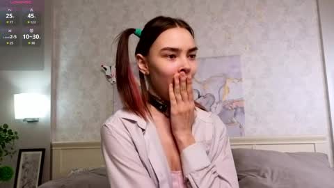 susannahtrojahn online show from April 24, 3:03 pm