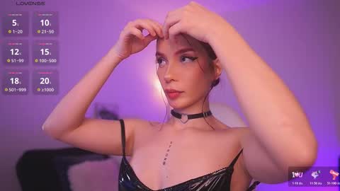  Sus Moore  online show from March 8, 2:04 am