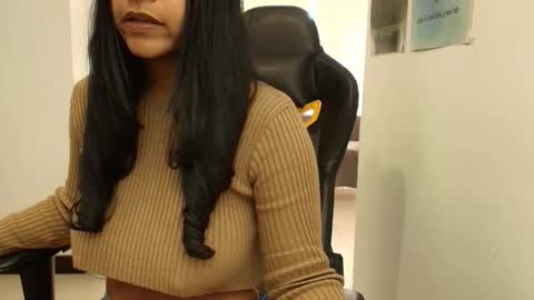 Susan Rhodes online show from November 10, 1:32 pm