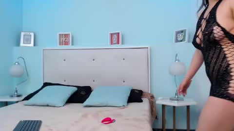 susanwilliams_ online show from November 19, 11:10 am