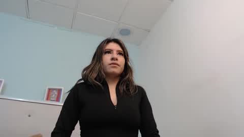 susanwilliams_ online show from February 12, 11:05 am