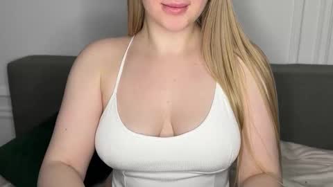 Anna online show from December 11, 11:00 pm