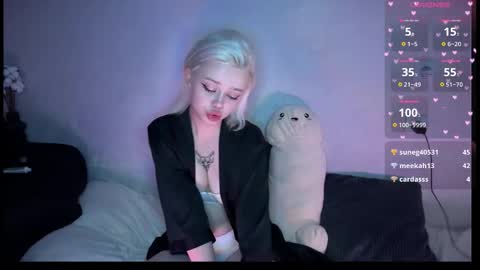 Sue online show from September 14, 9:25 pm