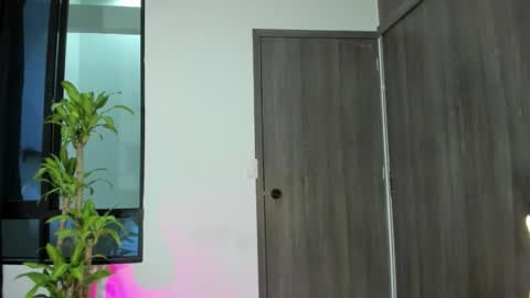 SusieGlass online show from March 8, 3:54 am