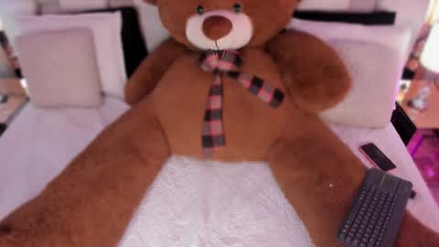  susi  online show from March 5, 8:27 pm