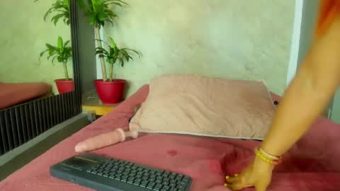 Snapshot of sussanmilf_ chatting on February 21, 5:20 pm sussanmilf  online show from February 21, 5:20 pm