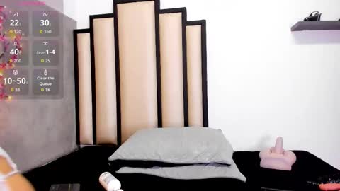 Snapshot of sussanmilf_ chatting on October 17, 10:51 am sussanmilf  online show from October 17, 10:51 am