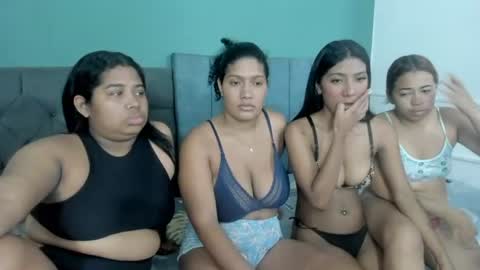 Snapshot of sussann_gomez chatting on July 16, 12:44 pm sussann online show from July 16, 12:44 pm