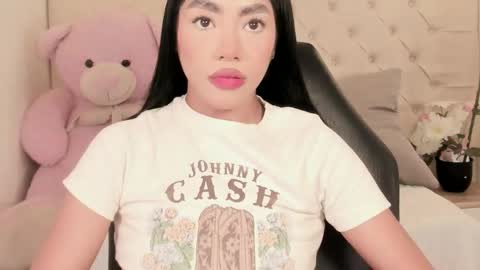 Snapshot of sussie_thompsom chatting on December 18, 4:46 pm Sussie Tompsom online show from December 18, 4:46 pm